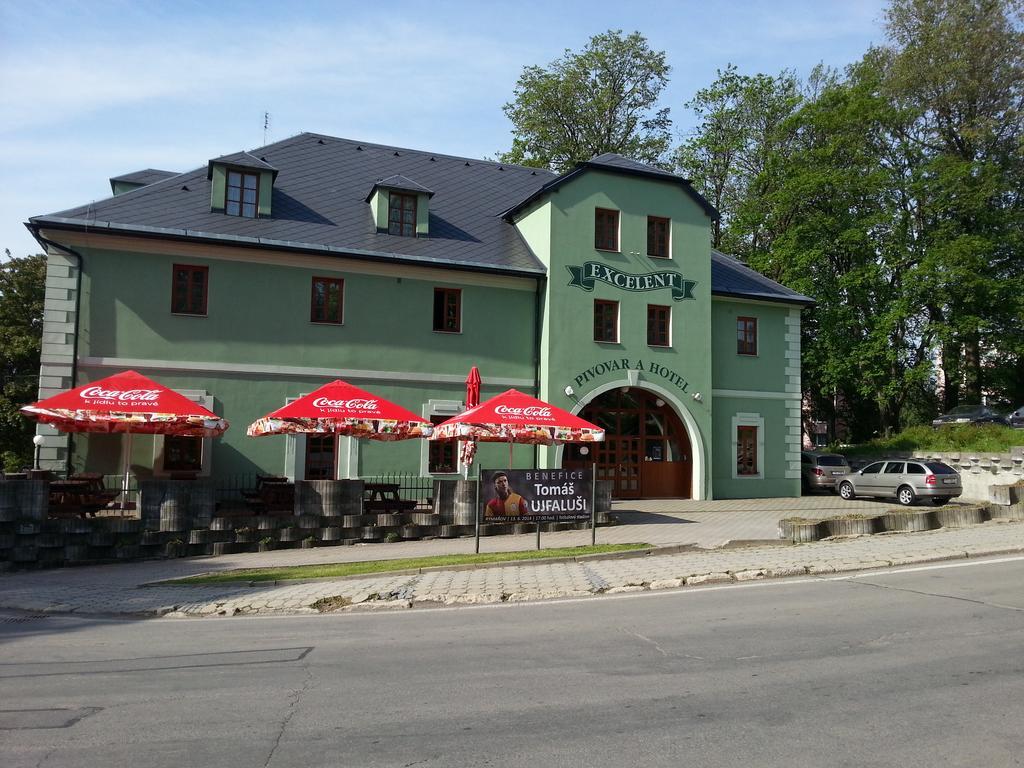 Hotel Excelent Рымаров Экстерьер фото